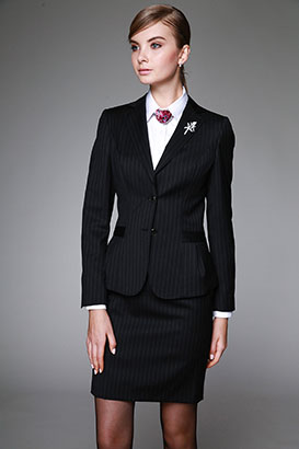 营收破216亿“国民男装”的2025：变局中寻新机(图1)